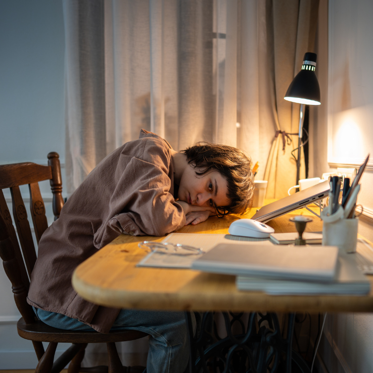 Masking feminino: quando ser “forte” demais também é um sinal de sofrimento